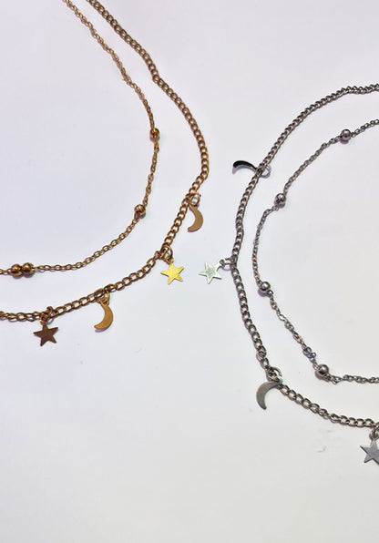 Collares de lunas y estrellas